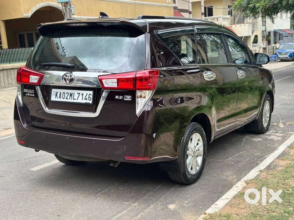 Toyota Innova Crysta 2.8 Gx At, 2016