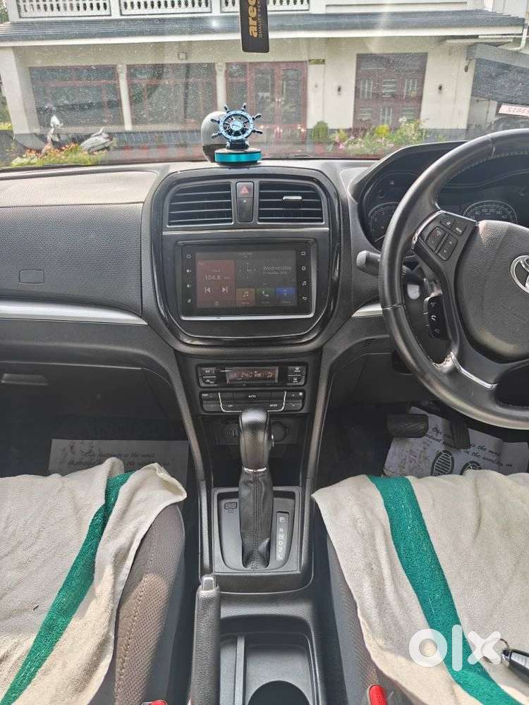 Toyota Urban Cruiser 1.5 Premium Grade Dual Tone At, 2022, Petrol