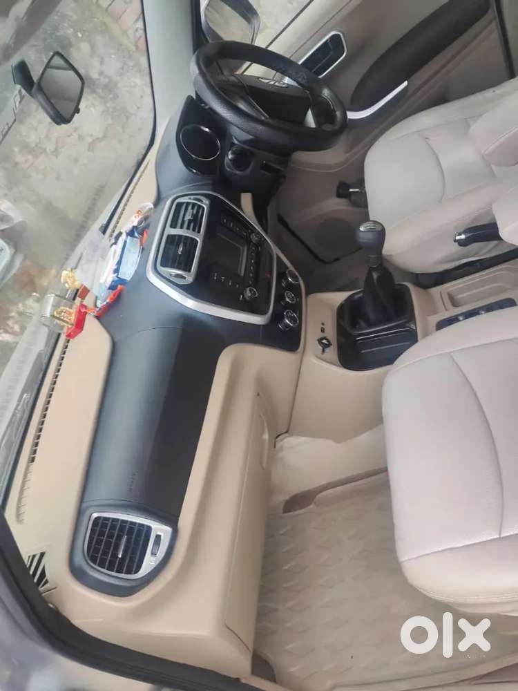 Mahindra Tuv 300 2017