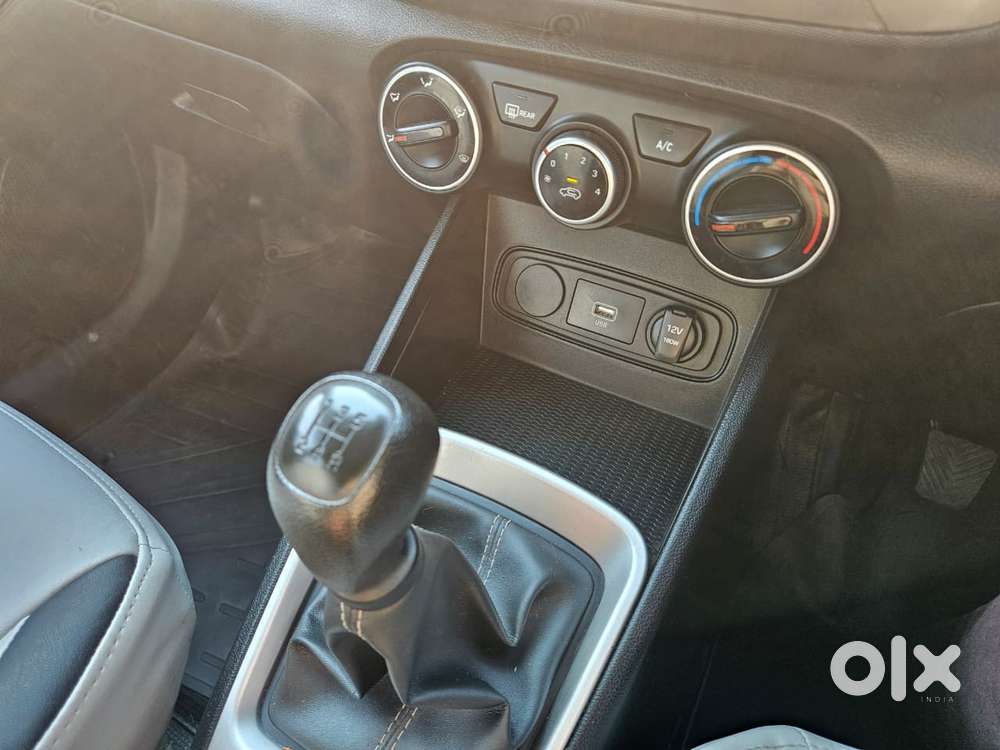 Hyundai Venue S 1.2 Petrol, 2021, Petrol