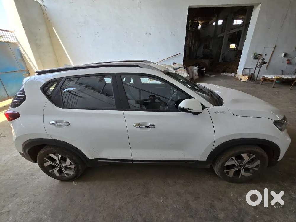 Kia Sonet Automatic 1.5htx Dual Tone Interior