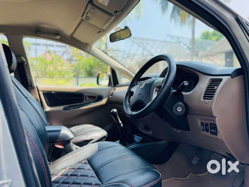 Toyota Innova 2.5 Z Diesel 7 Seater, 2016, Diesel