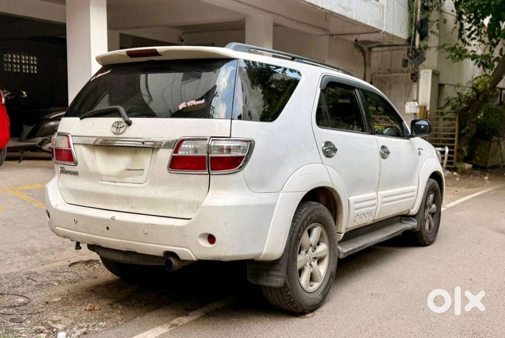 Toyota Fortuner 3.0 4x4 Manual, 2011, Diesel