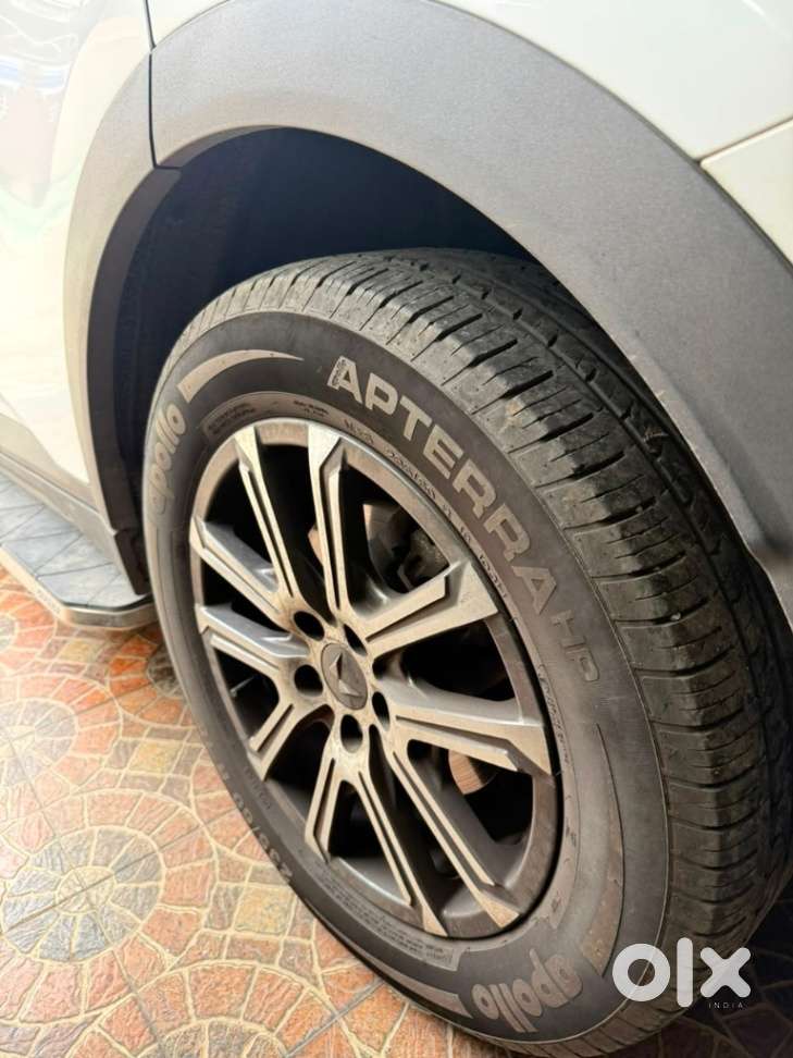 Mahindra Xuv700 2.0 Ax 7 Petrol At Luxury Pack Str, 2022, Petrol