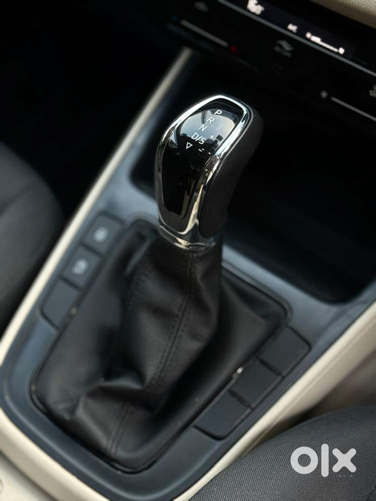 Skoda Slavia 1.0 Ambition Tsi, 2025, Petrol