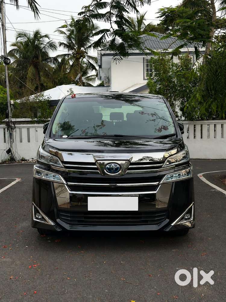 Toyota Vellfire 2.5 Executive Lounge, 2023, Petrol