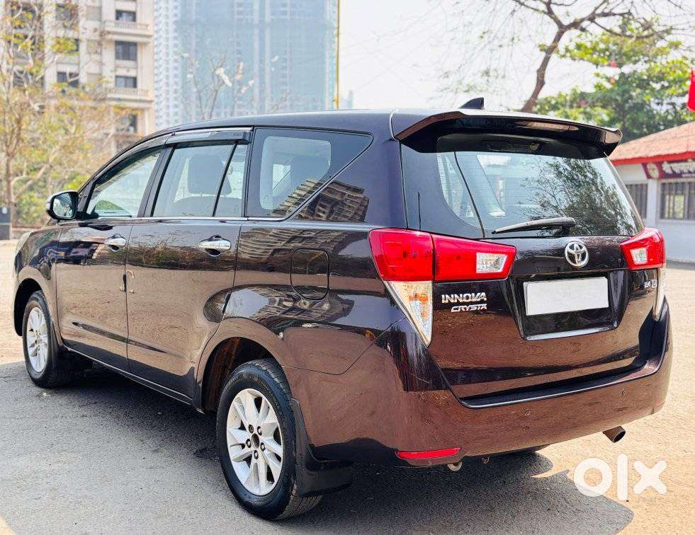 Toyota Innova Crysta