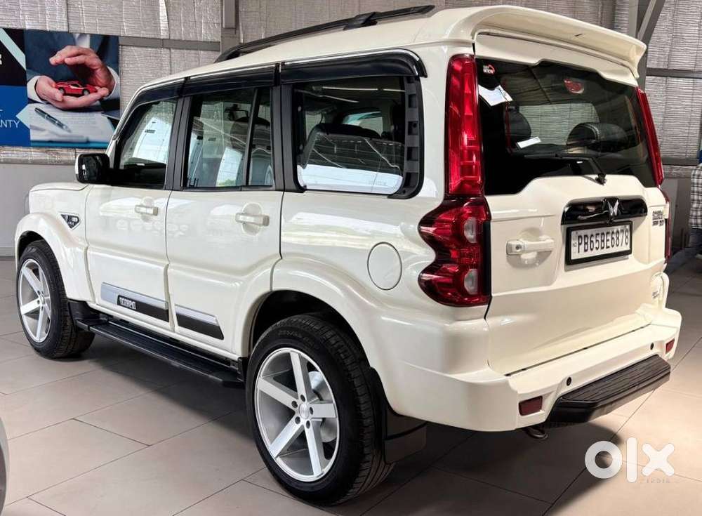 Mahindra Scorpio Classic, 2023, Diesel