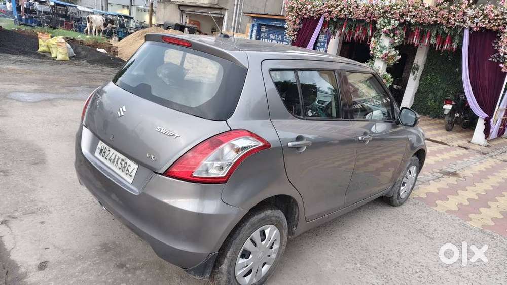 Maruti Suzuki Swift Vxi + Manual, 2017, Petrol