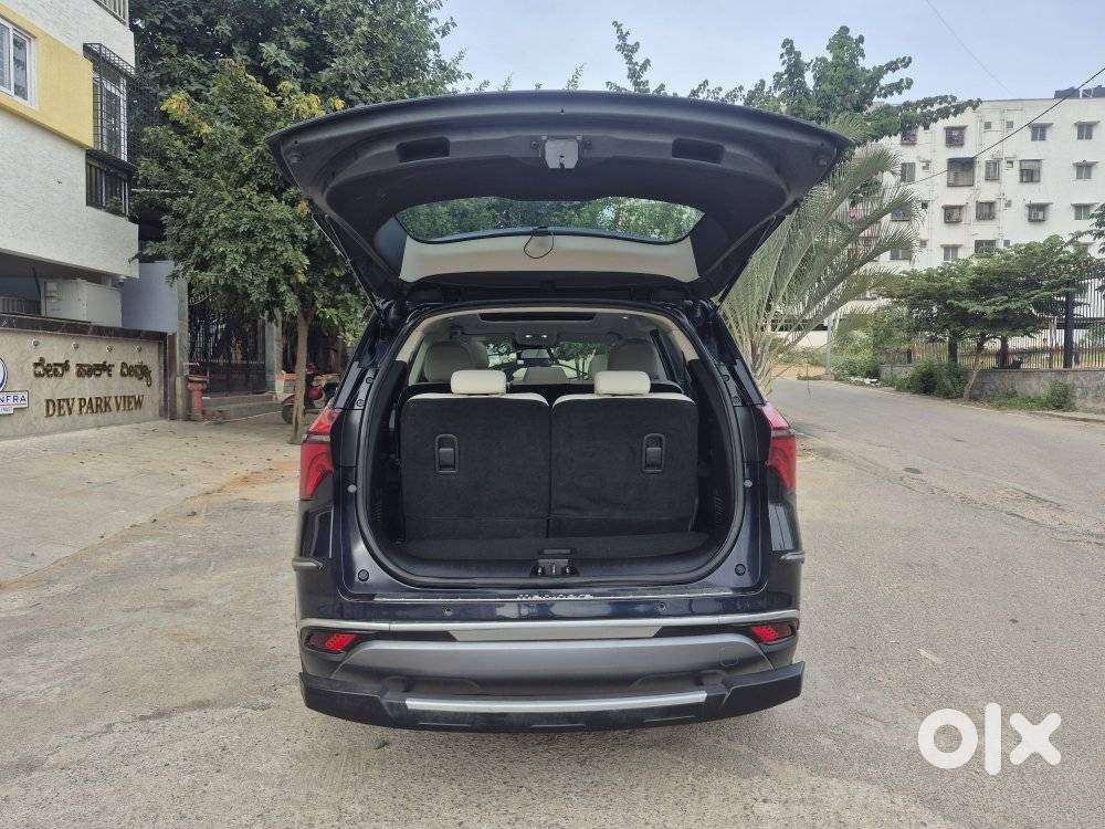 Mahindra XUV700 2.0 AX 7 Petrol MT Str, 2024, Petrol