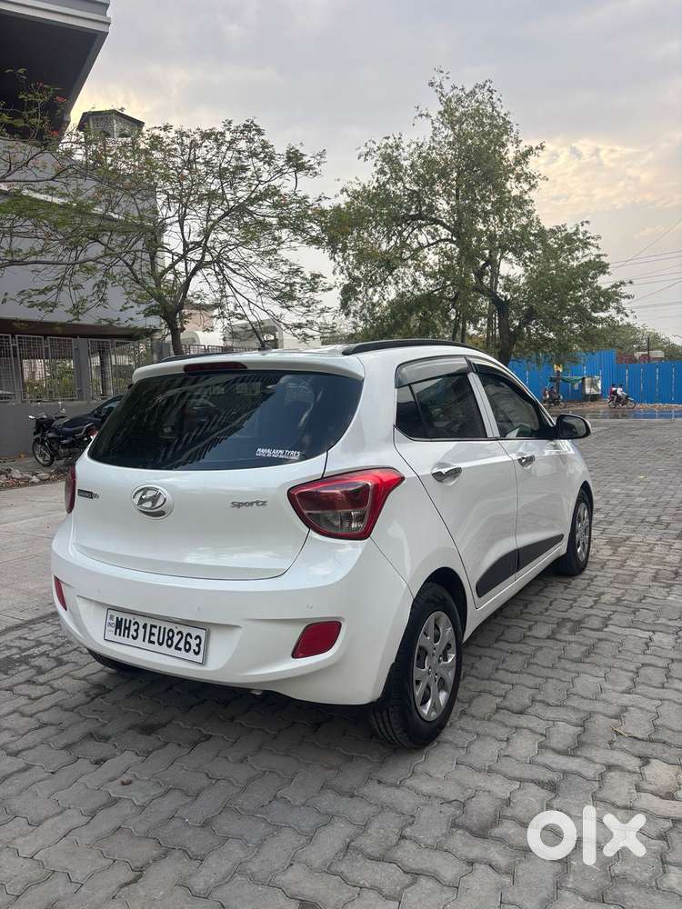 Hyundai Grand I10 Sportz, 2016, Petrol
