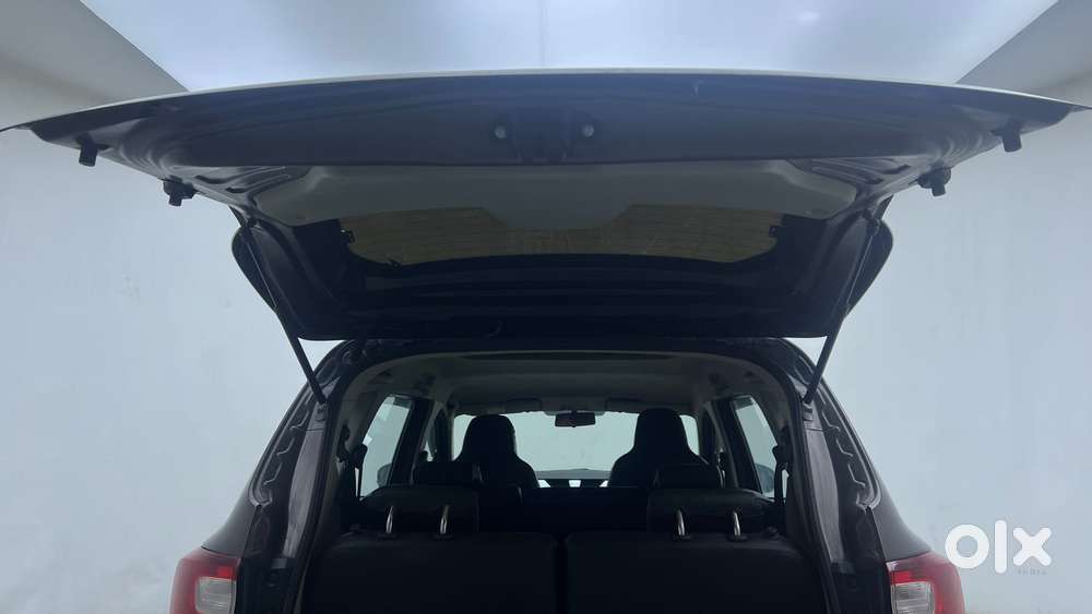 Renault Triber 1.0 Rxz Dual Tone, 2022, Petrol