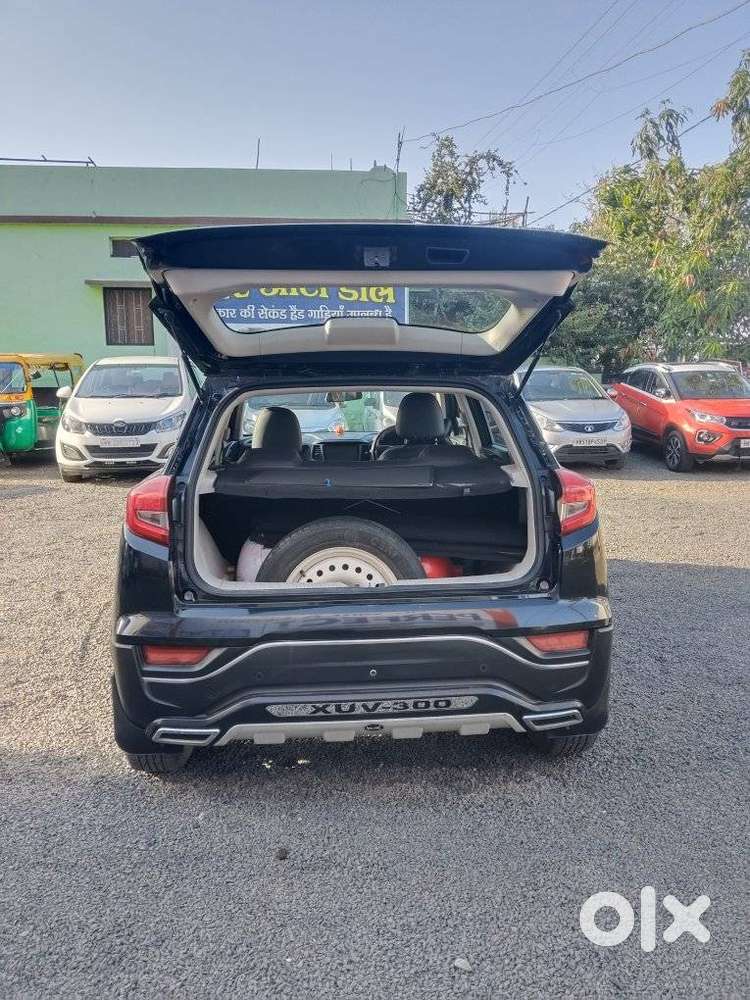 Mahindra Xuv300 W4, 2023, Cng & Hybrids