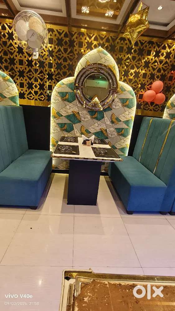 Restaurant sofa and tabel full condition 9 sofa 4 tabel