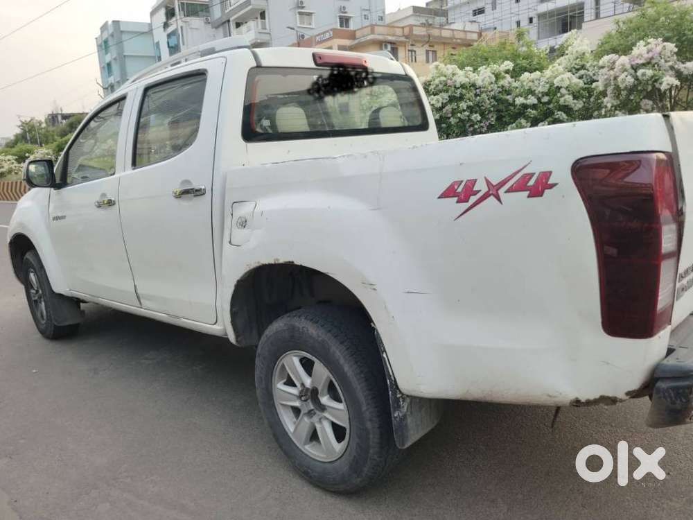 Isuzu V-cross Z 4x4 Mt, 2017, Diesel