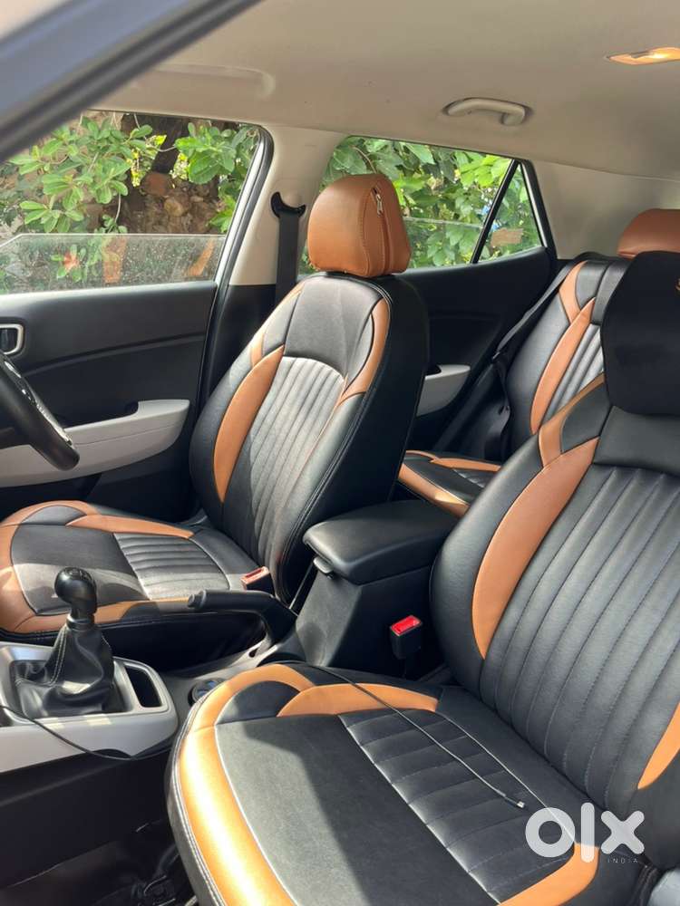 Hyundai Venue Petrol Manual 2024