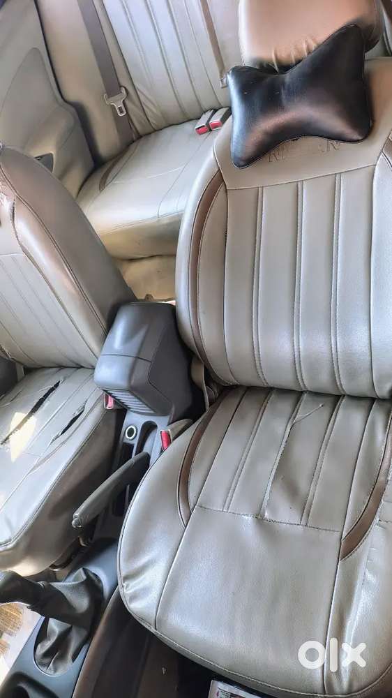 Nissan Sunny 2012