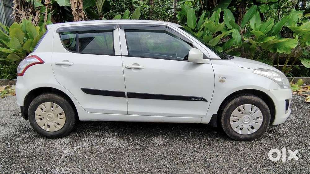 Maruti Suzuki Swift Lxi Option, 2015, Petrol
