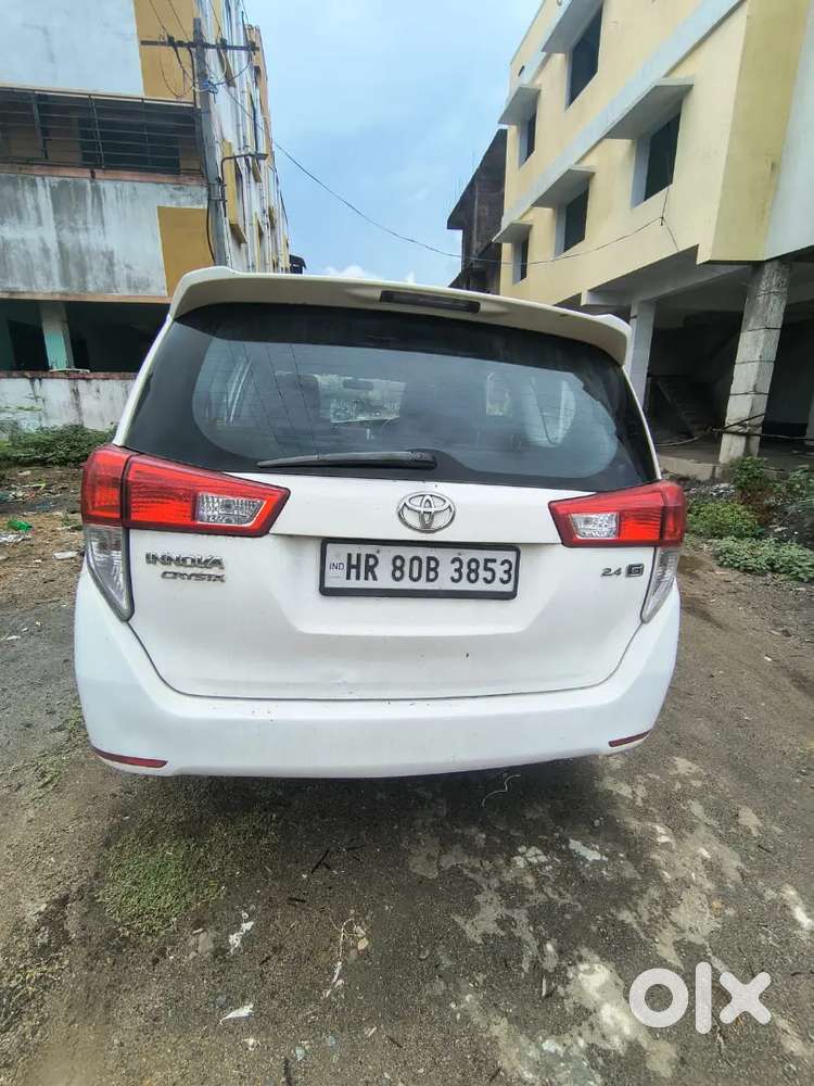 Toyota Innova Crysta 2017 Diesel Well Maintained