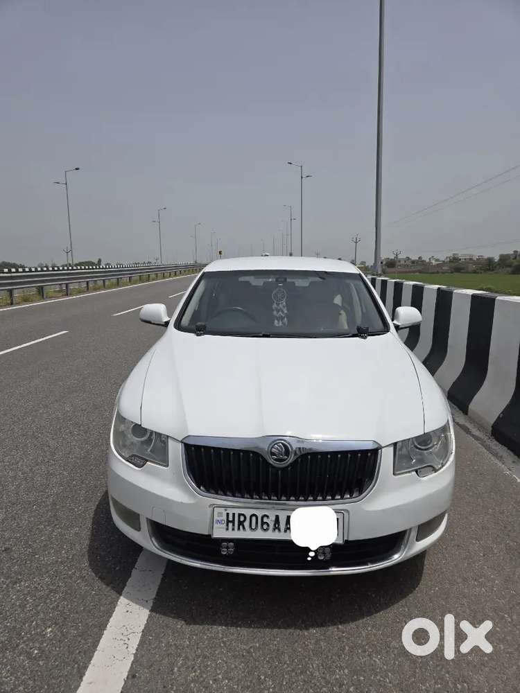 Skoda Superb Elegance 2013 Diesel Automatic