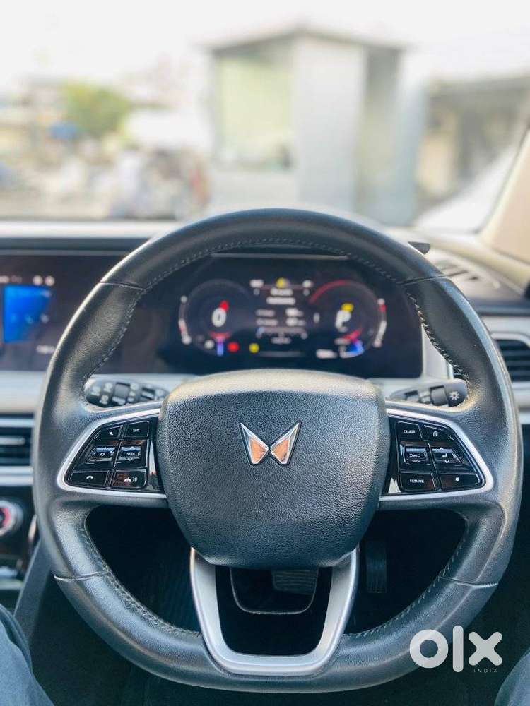 Mahindra Xuv700 2.2 Ax 7 Diesel At Luxury Pack Str, 2023, Diesel