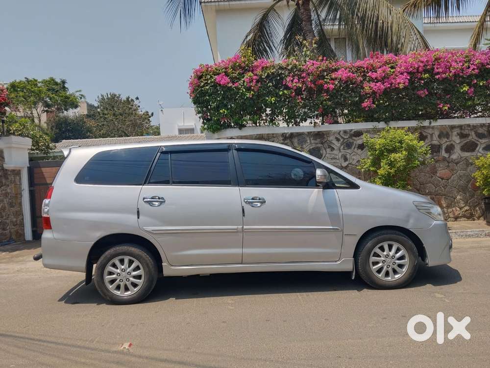 Toyota Innova 2.5 Vx 8 Seater Bs Iv, 2012, Diesel