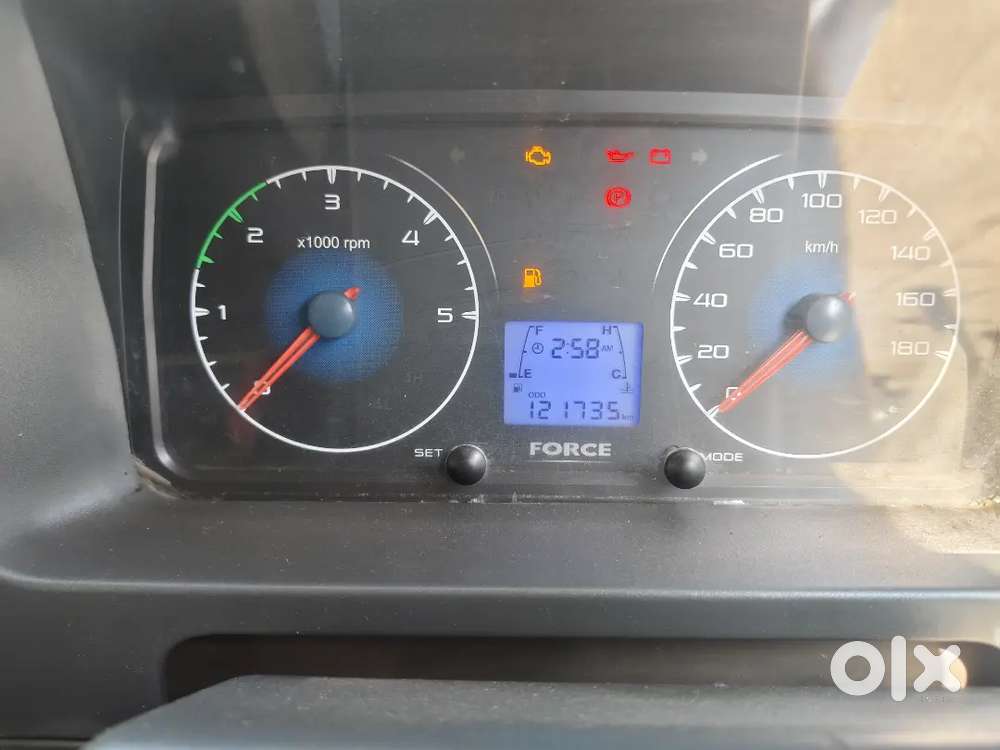 Force Motors Trax Cruiser 2021 Diesel 121000 Km Driven For Sell