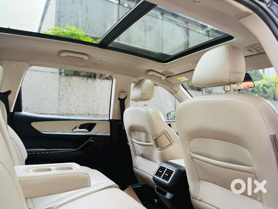 Mahindra Xuv700 2.0 Ax 7 Petrol At Luxury Pack Str, 2022, Petrol
