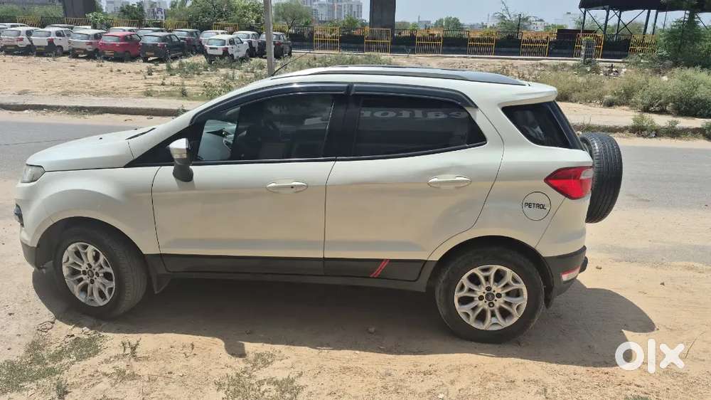 Ford Ecosport 2017 Petrol Average 11-17 Km/l,