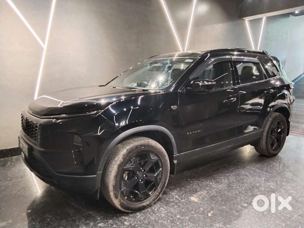 Tata Safari Accomplished Dark Edition, 2024, Diesel