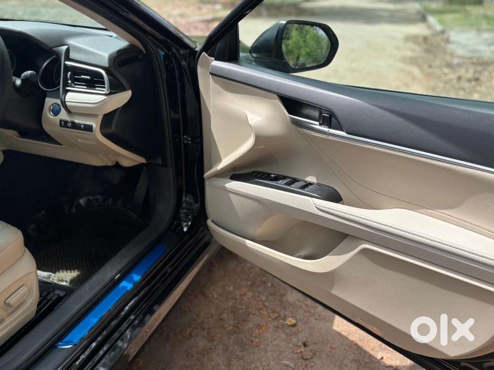 Toyota Camry [2019-ongoing] 2.5 Hybrid, 2024, Petrol