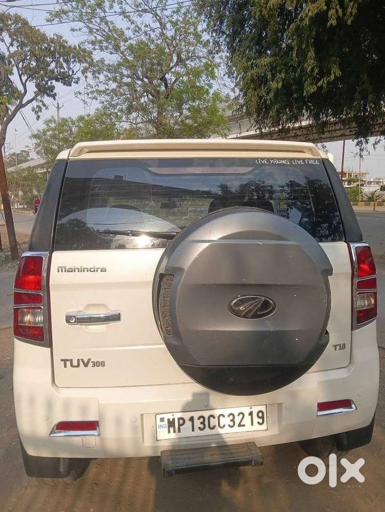 Mahindra Tuv 300 T10, 2018, Diesel