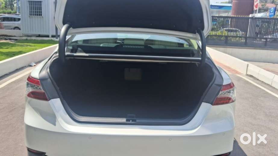 Toyota Camry Hybrid, 2020, Petrol