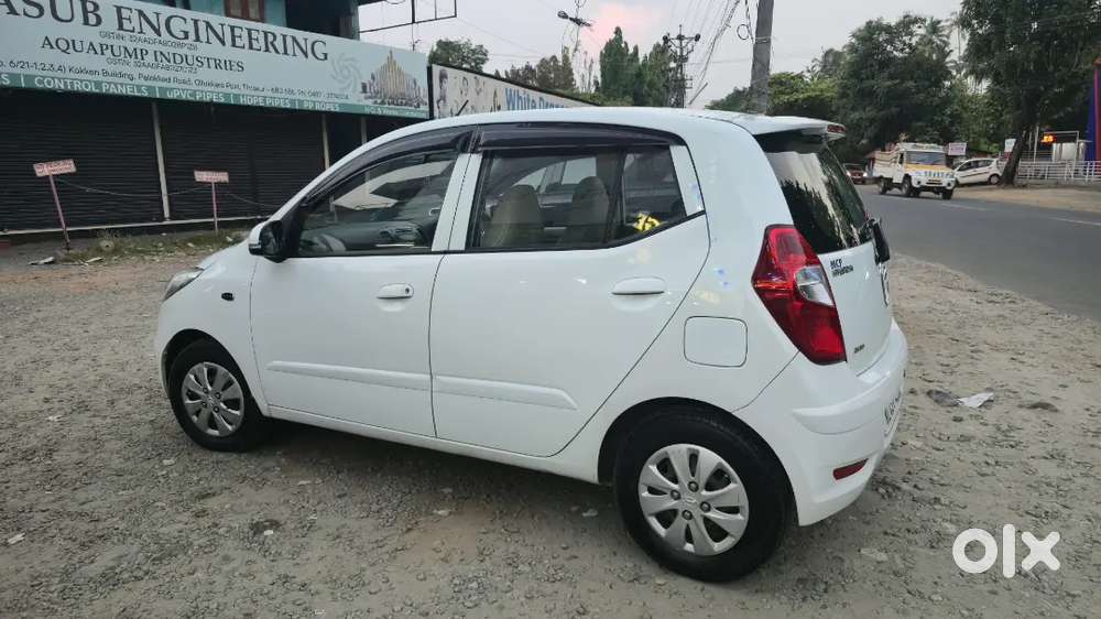 Lady Used For Dropping Children's To School.