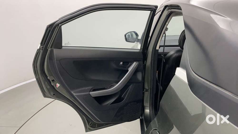 Tata Nexon 1.2 Revotron Xm (s), 2022, Petrol