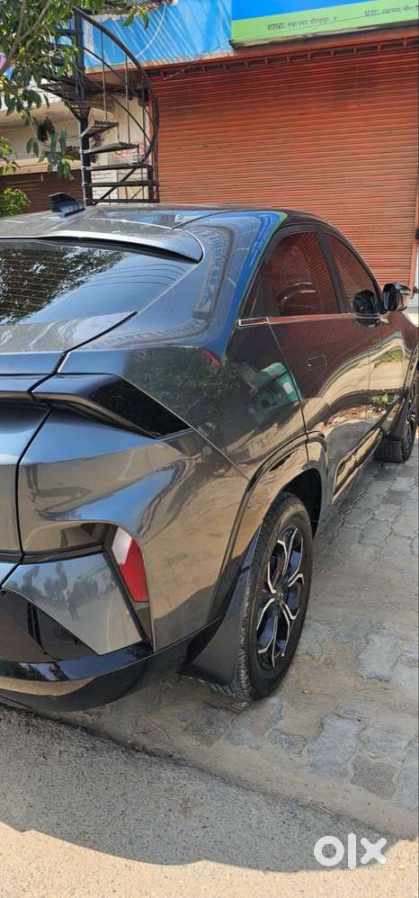 Well Maintained Car With Panoramic Sunroof