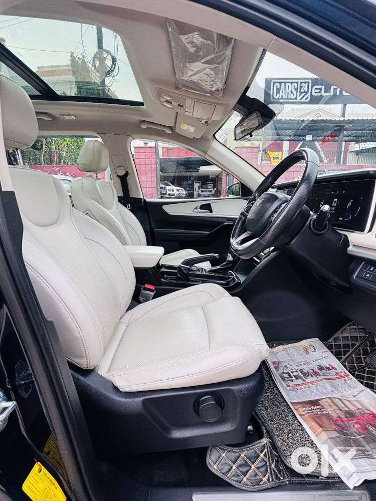 Mahindra Xuv700 2.2 Ax 7 Diesel At Str, 2022, Diesel
