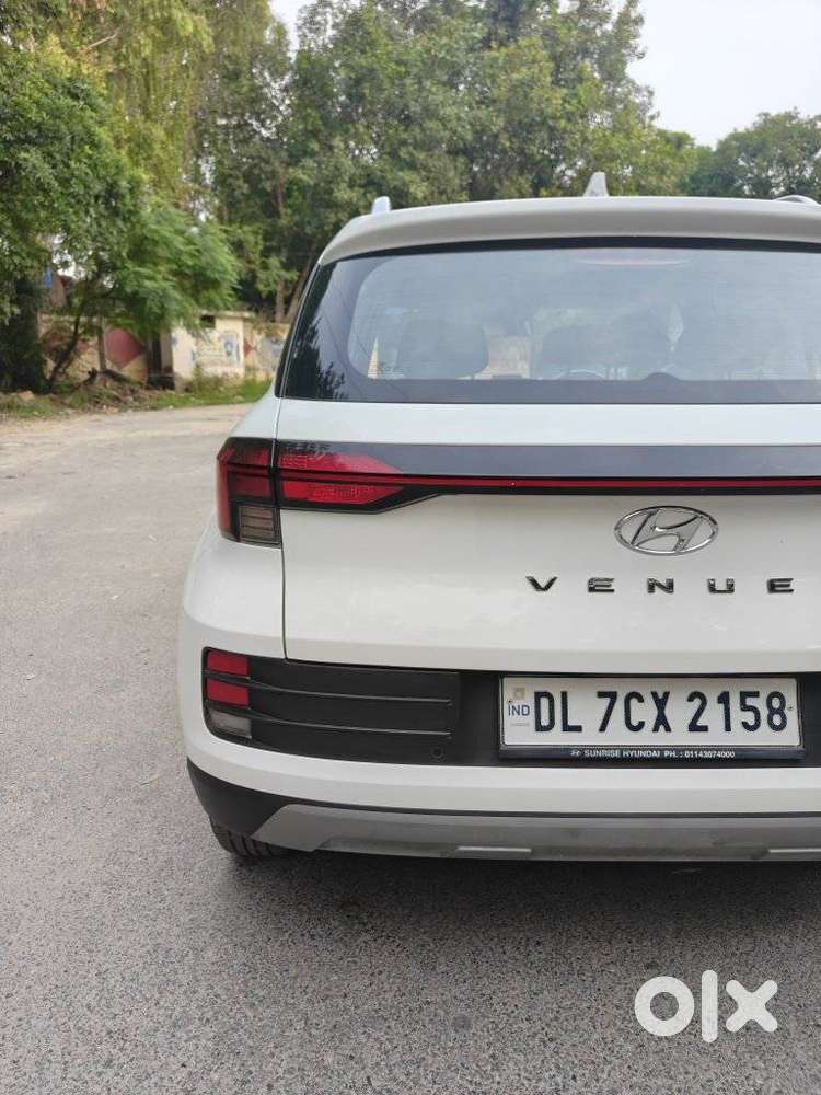 Hyundai Venue 1.2 S (o), 2024, Petrol