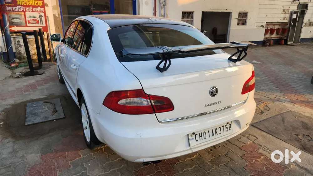 Skoda Superb 2011