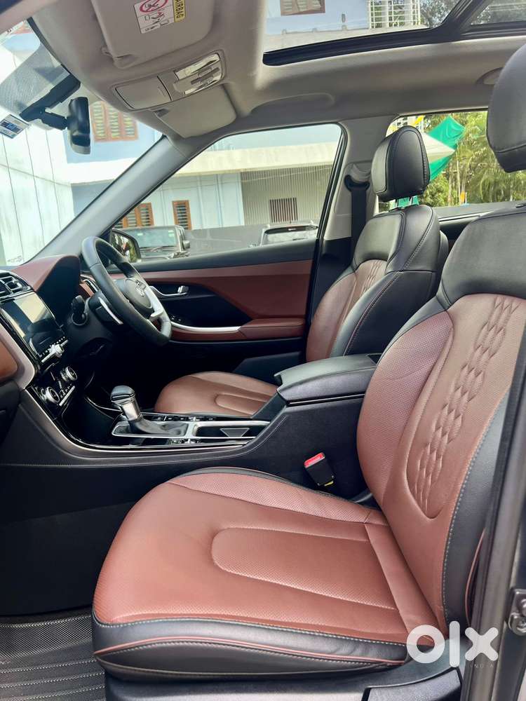 Hyundai Alcazar 2.0 Signature (o) Petrol At 6 Str, 2021, Petrol