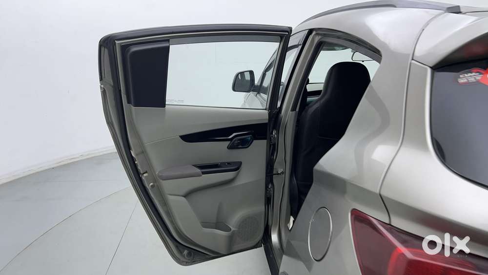 Mahindra Kuv 100 2016-2017 Mfalcon G80 K6, 2017, Petrol