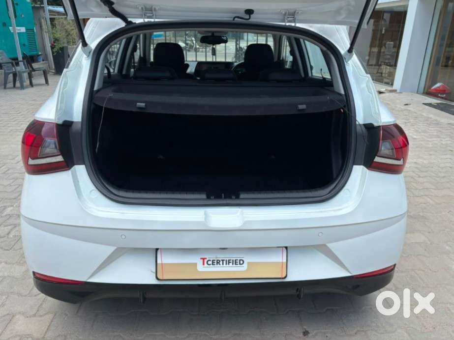 Hyundai I20 Asta (o) 1.2 Ivt, 2023, Petrol
