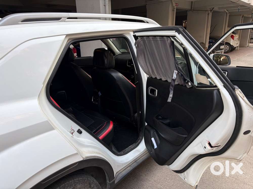 Hyundai Venue 2020 Petrol Well Maintained