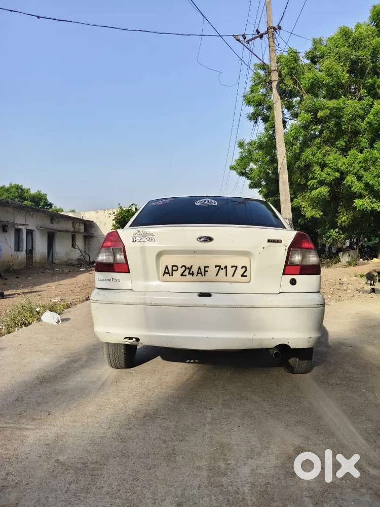 Ford Ikon 2010