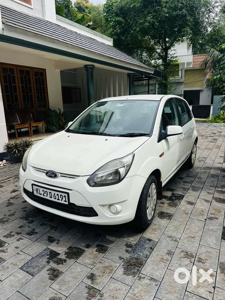 Ford Figo Petrol Zxi, 2011, Petrol