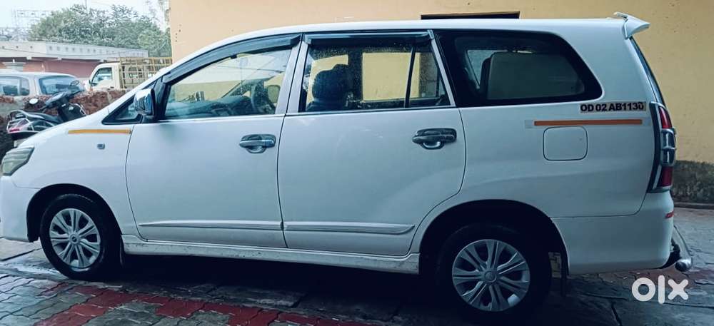 Toyota Innova 2.5 G (diesel) 8 Seater Bs Iv, 2016, Diesel