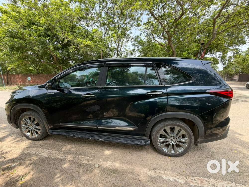 Toyota Innova Hycross 2024 Model