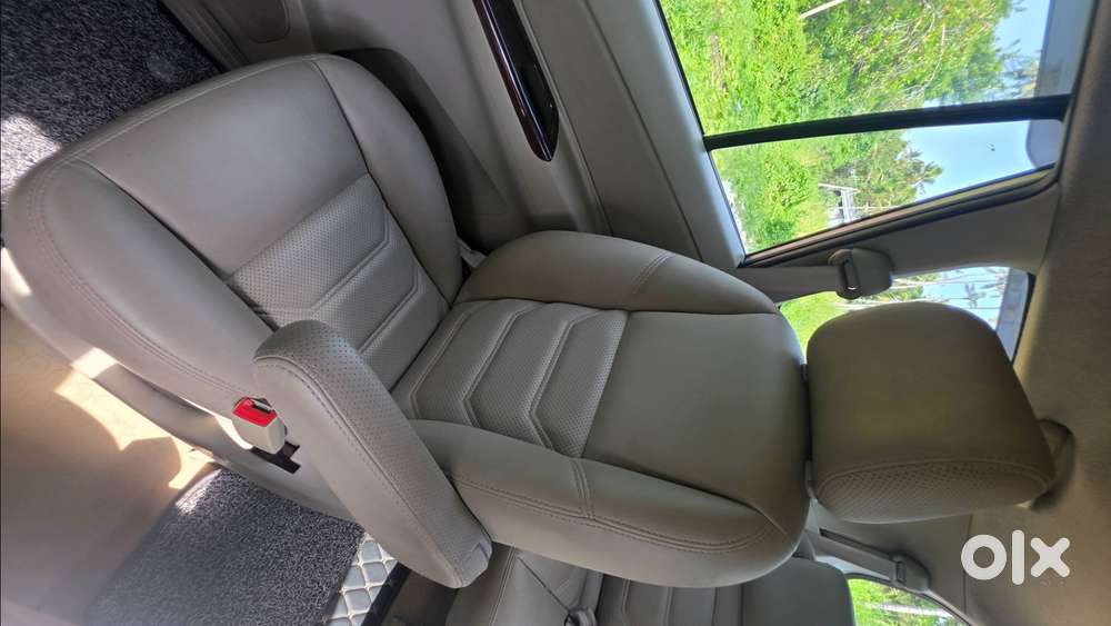 2013 Toyota Innova 2.5 Gx (v-variant Upgrades)  Very Low Kilometer