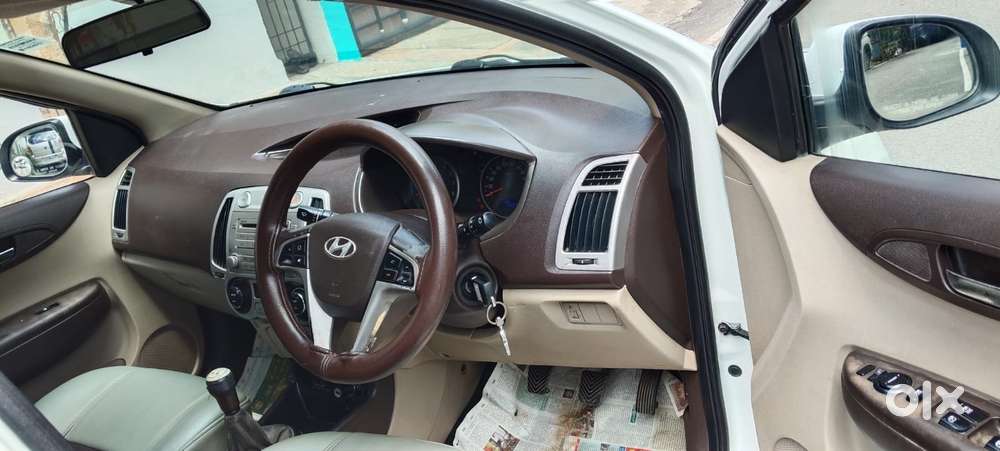 Hyundai I20 Sportz 1.2 Bs-iv, 2011, Petrol