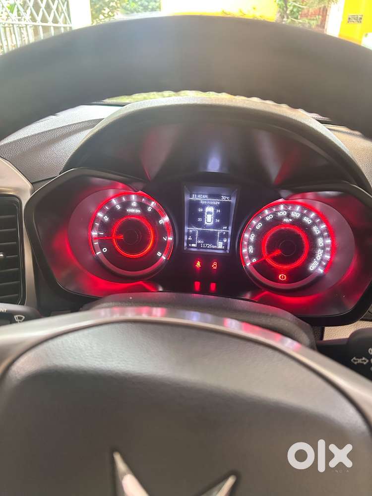Xuv300 W8(o) Pet Mt 2022 Facelift Top End  11,700 Km  Self Driven